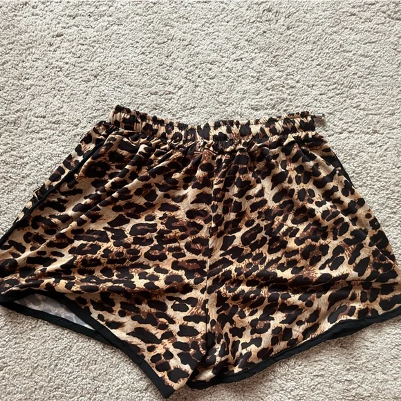 Amazon Cheetah Print Shorts - Picture 2 of 2